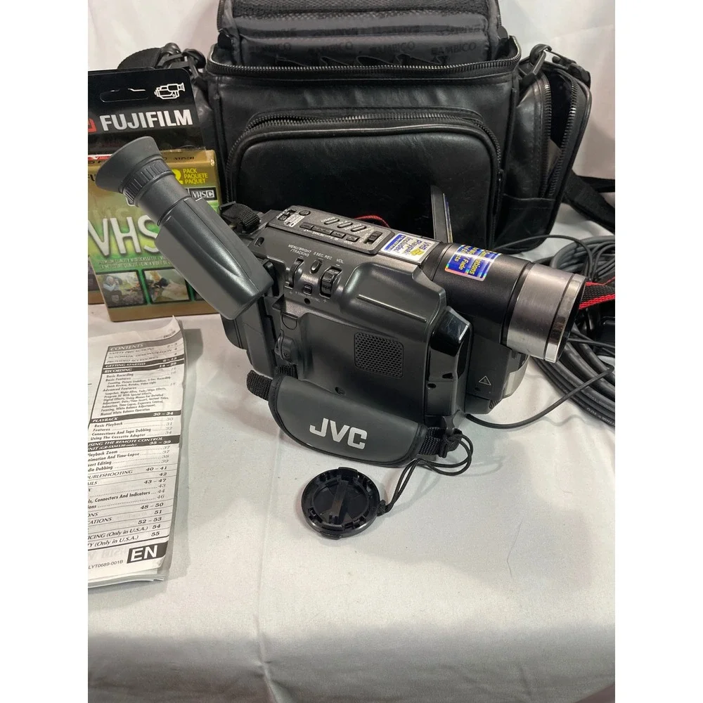 JVC GR-AXM230 Compact VHS Camcorder Bundle with Bag Manual and Fujifilm‎ TESTED